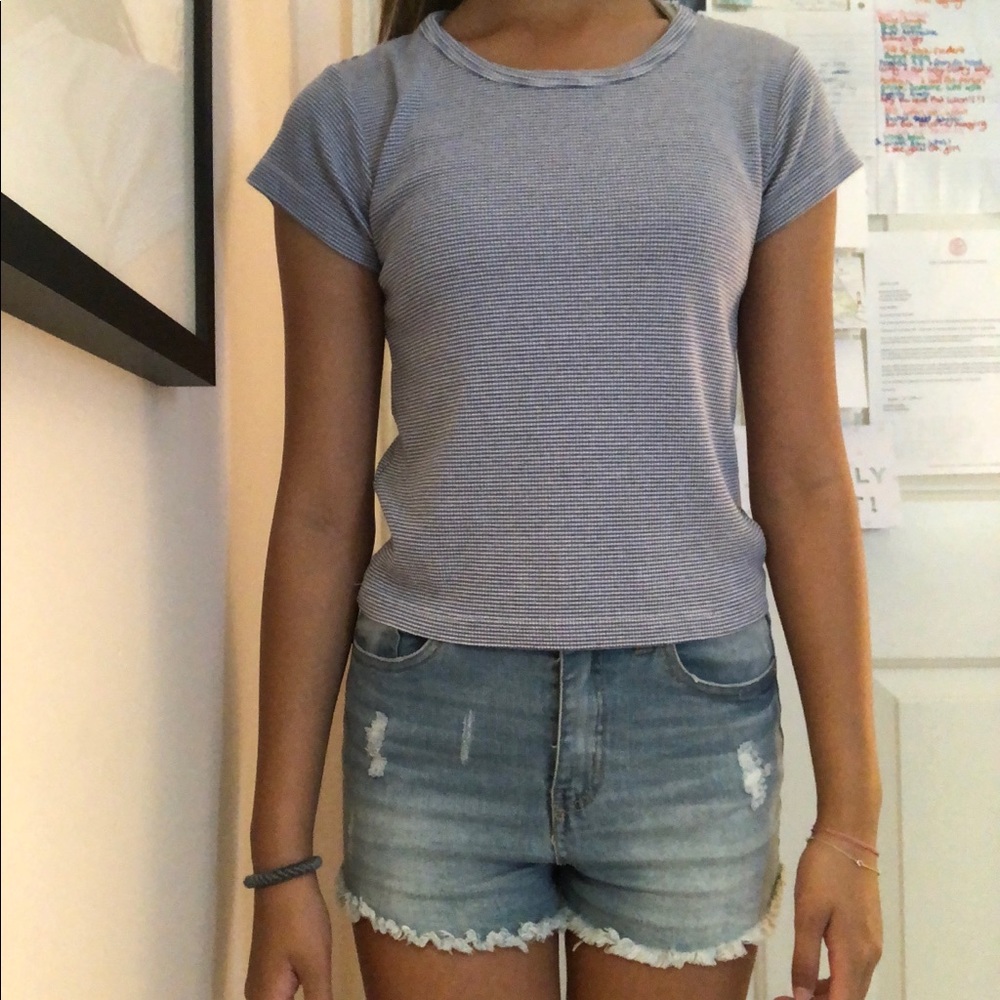 BRANDY MELVILLE T-SHIRT